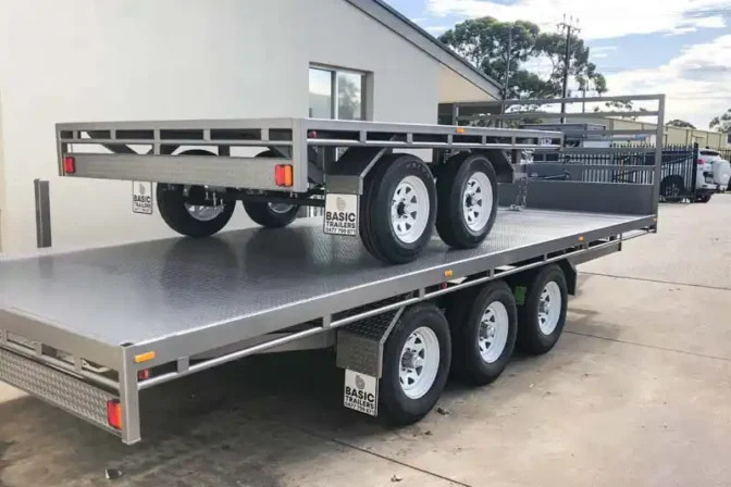 What Are Flat Trailers?